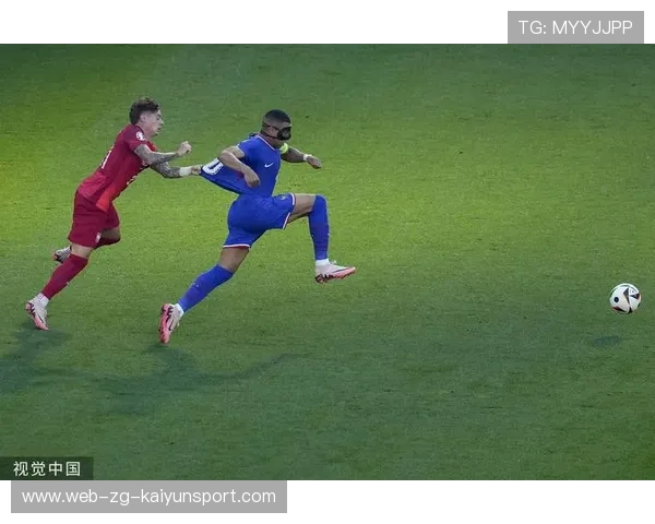 姆巴佩门前抢点成功